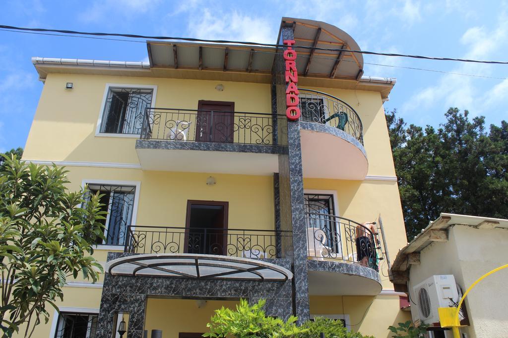 Tornado Hotel Ureki Exterior photo